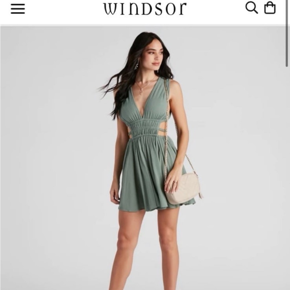 Green Windsor dress. Set the bar linen cutout mini dress
